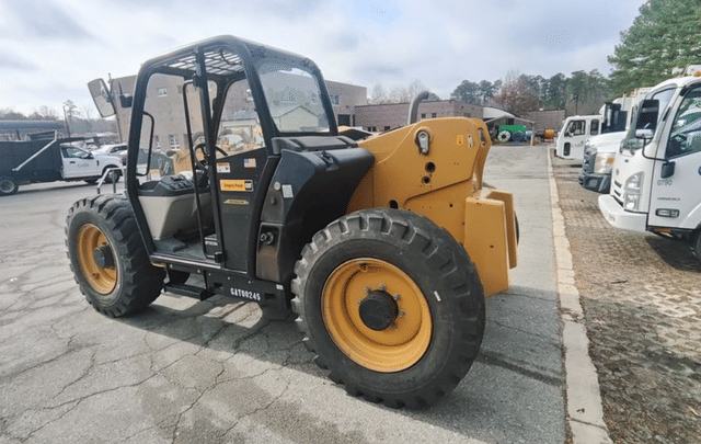 Image of Caterpillar TH406C equipment image 1