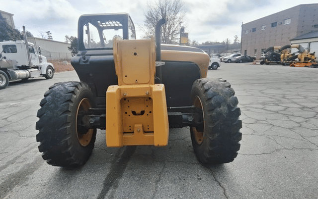 Image of Caterpillar TH406C equipment image 3