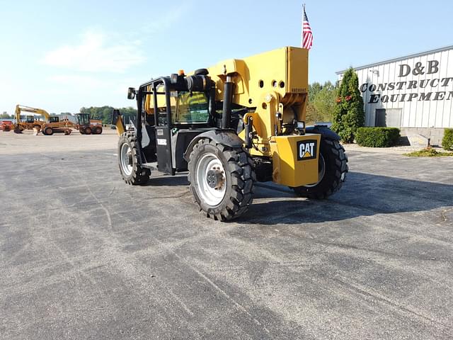 Image of Caterpillar TL1055C equipment image 2