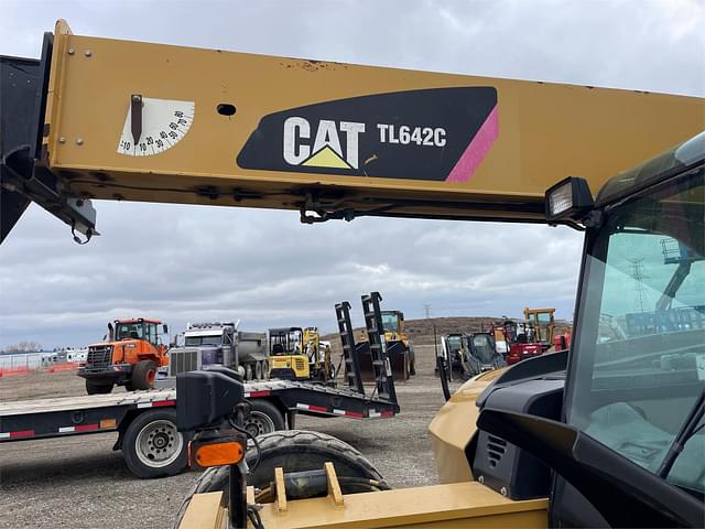 Image of Caterpillar TL642C equipment image 3