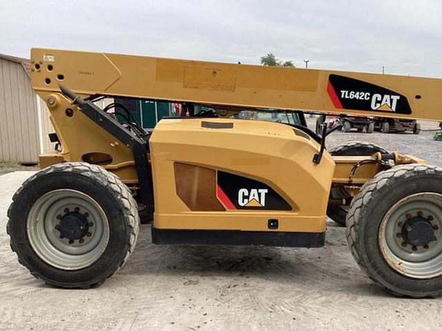 Image of Caterpillar TL642C equipment image 4