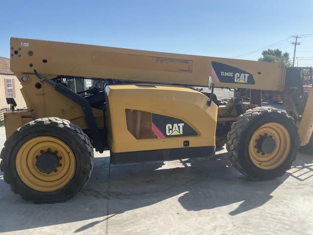 Image of Caterpillar TL943C equipment image 4