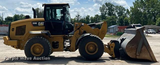 Image of Caterpillar 938K equipment image 4