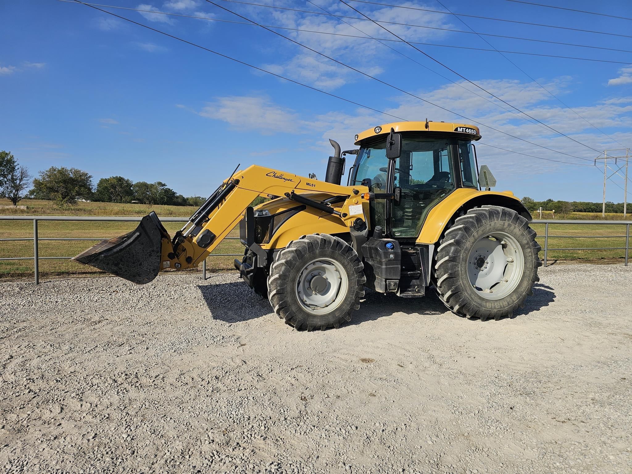 2014 Challenger MT465D Equipment Image0