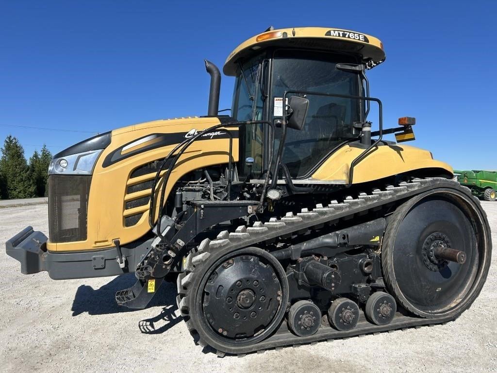 2014 Challenger MT765E Equipment Image0