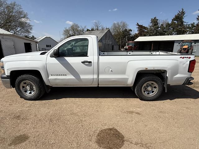 Image of Chevrolet 1500 equipment image 3