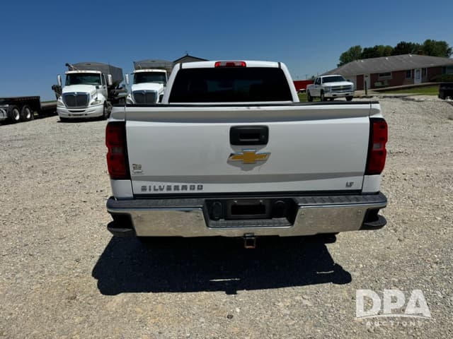 Image of Chevrolet 1500 equipment image 3