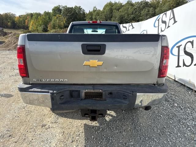 Image of Chevrolet 2500HD equipment image 3