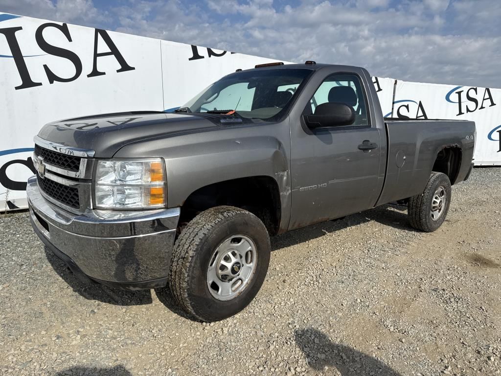 2014 Chevrolet 2500HD Equipment Image0