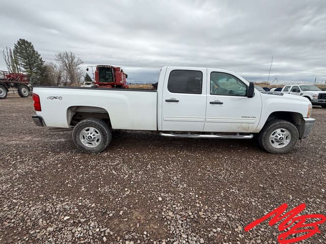 Image of Chevrolet 2500HD equipment image 2