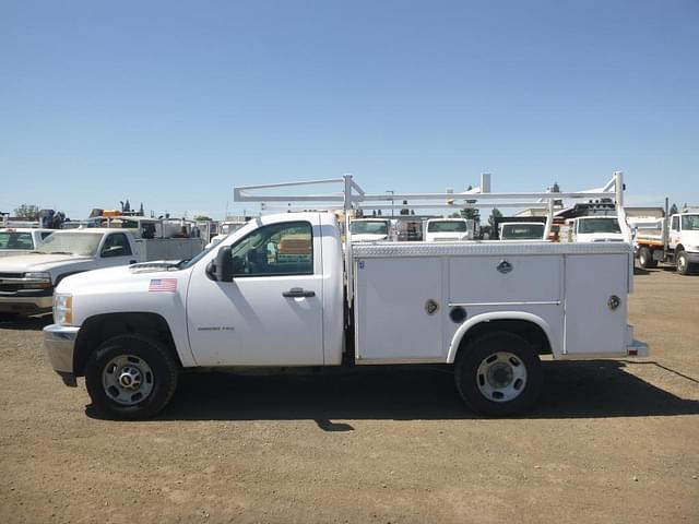 Image of Chevrolet 2500 equipment image 4