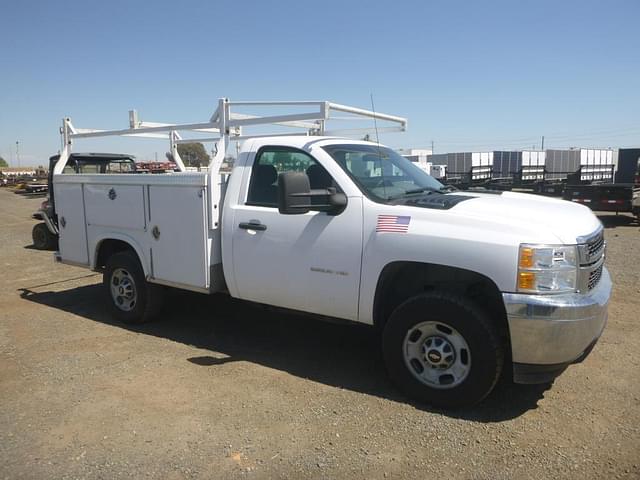 Image of Chevrolet 2500 equipment image 1