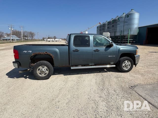 Image of Chevrolet 2500HD equipment image 3