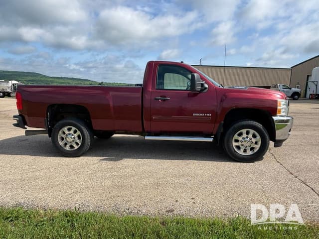 Image of Chevrolet 2500HD equipment image 2