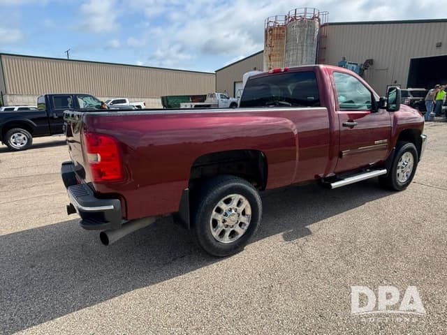 Image of Chevrolet 2500HD equipment image 4