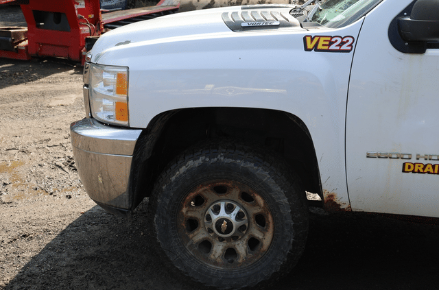 Image of Chevrolet 2500HD equipment image 2