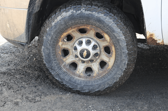Image of Chevrolet 2500HD equipment image 3