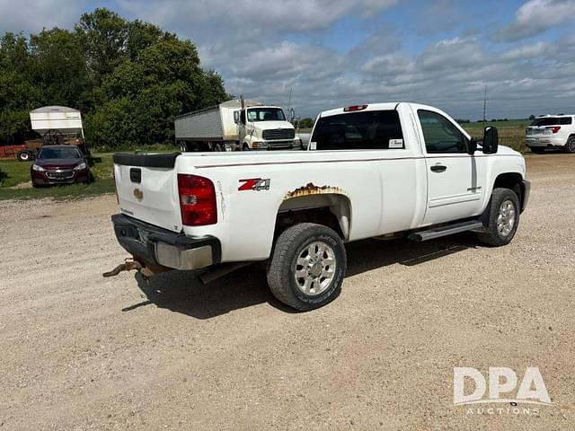 Image of Chevrolet 2500HD equipment image 4