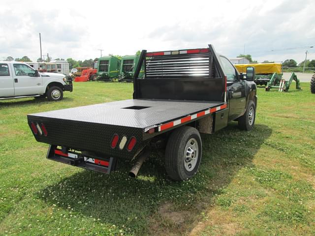 Image of Chevrolet 3500 equipment image 2
