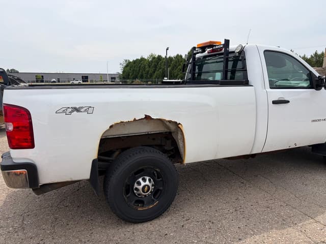 Image of Chevrolet 3500 equipment image 3