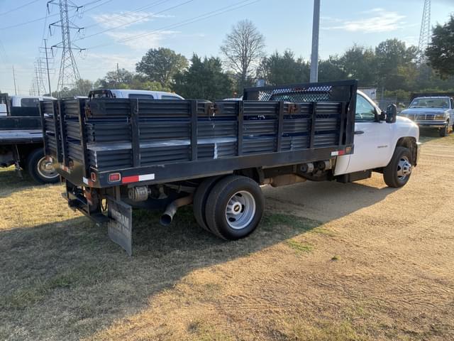 Image of Chevrolet 3500 equipment image 2