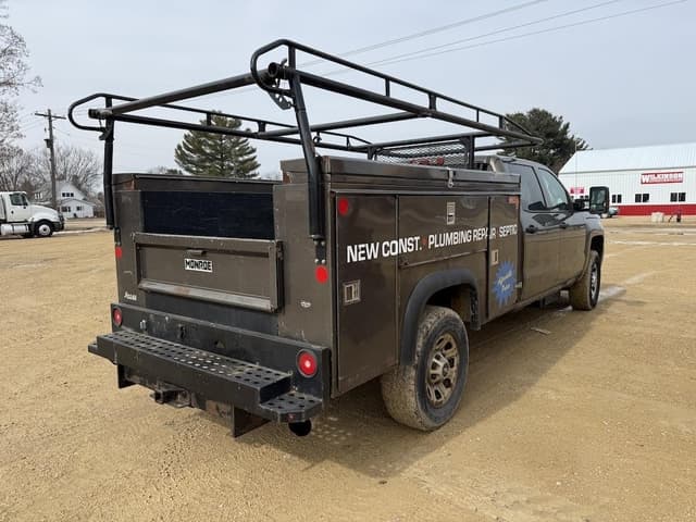 Image of Chevrolet 3500HD equipment image 3