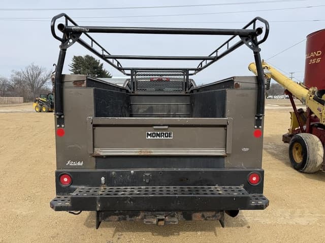 Image of Chevrolet 3500HD equipment image 4