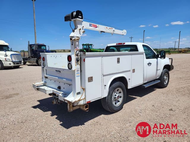 Image of Chevrolet 3500HD equipment image 3