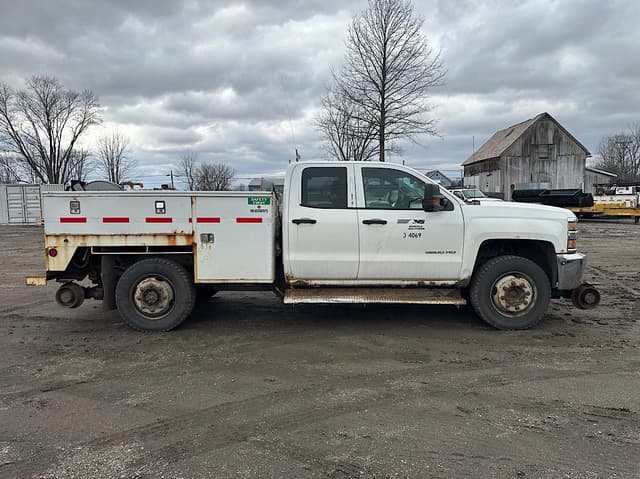 Image of Chevrolet 3500HD equipment image 3