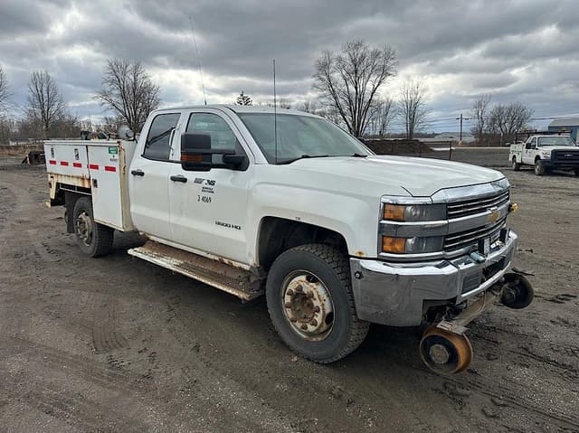 Image of Chevrolet 3500HD equipment image 2