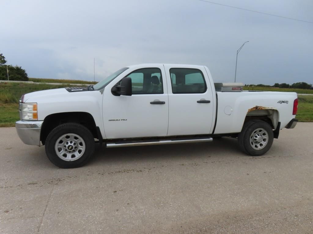 2014 Chevrolet 3500HD Equipment Image0