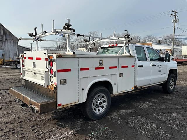 Image of Chevrolet 3500HD equipment image 4