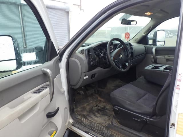 Image of Chevrolet 3500HD equipment image 4