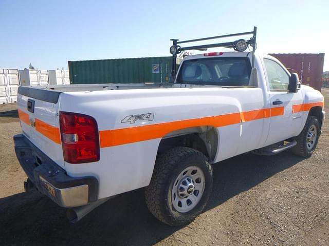 Image of Chevrolet 3500HD equipment image 2