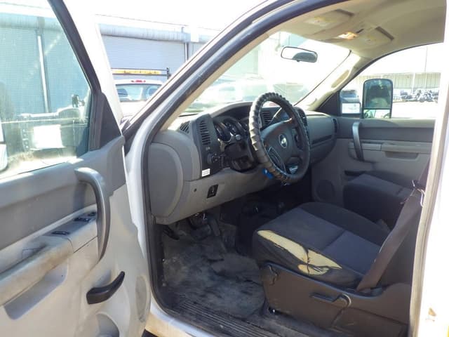 Image of Chevrolet 3500HD equipment image 4