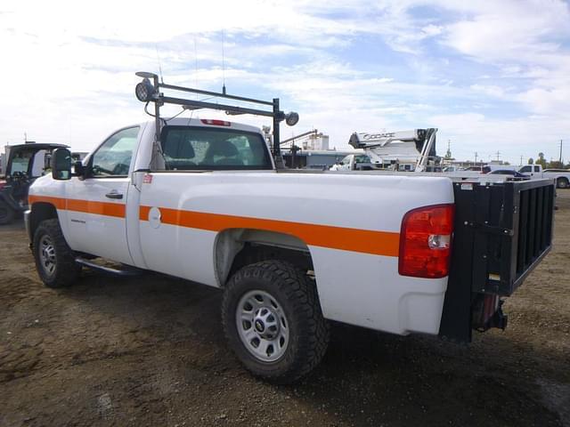 Image of Chevrolet 3500HD equipment image 3