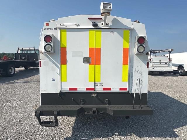 Image of Chevrolet 3500HD equipment image 4