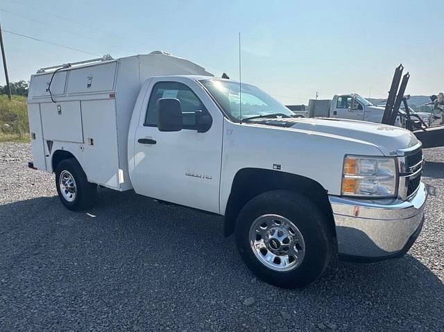 Image of Chevrolet 3500HD equipment image 2