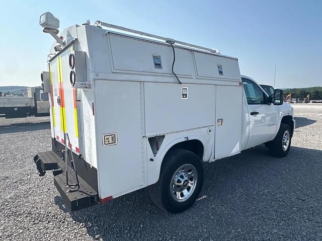 Image of Chevrolet 3500HD equipment image 3