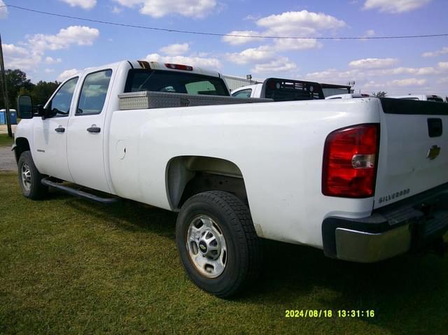 Image of Chevrolet Silverado equipment image 3