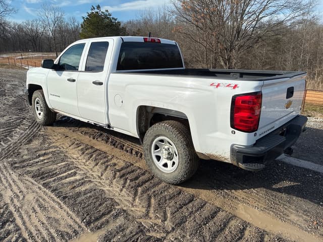 Image of Chevrolet 1500 equipment image 3