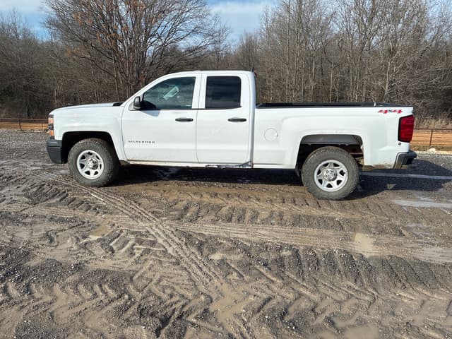 Image of Chevrolet 1500 equipment image 2