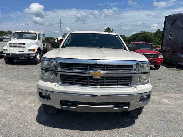 Image of Chevrolet Silverado equipment image 2