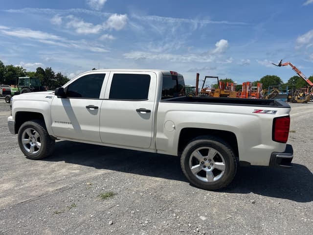 Image of Chevrolet Silverado equipment image 1