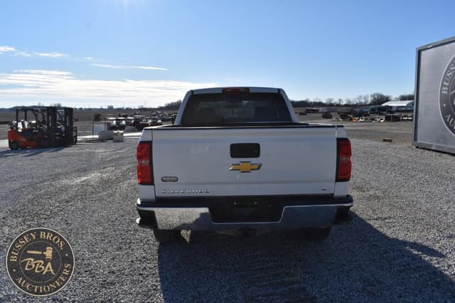 Image of Chevrolet 1500 equipment image 3