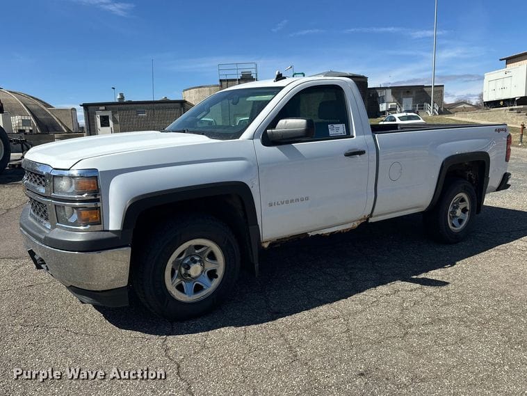 2014 Chevrolet 1500 Equipment Image0