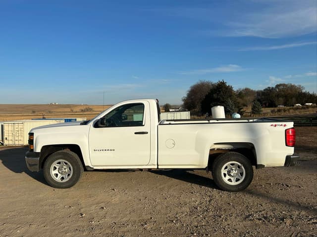 Image of Chevrolet 1500 equipment image 2