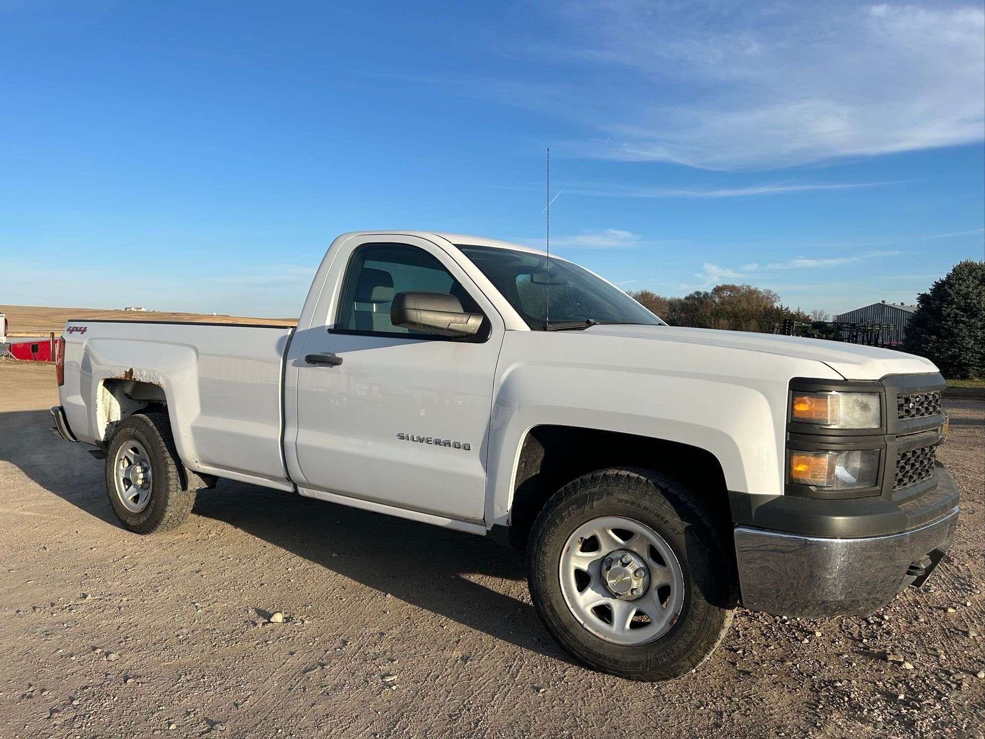 2014 Chevrolet 1500 Equipment Image0