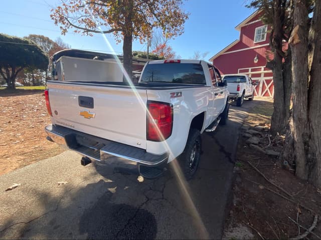 Image of Chevrolet 1500 equipment image 3