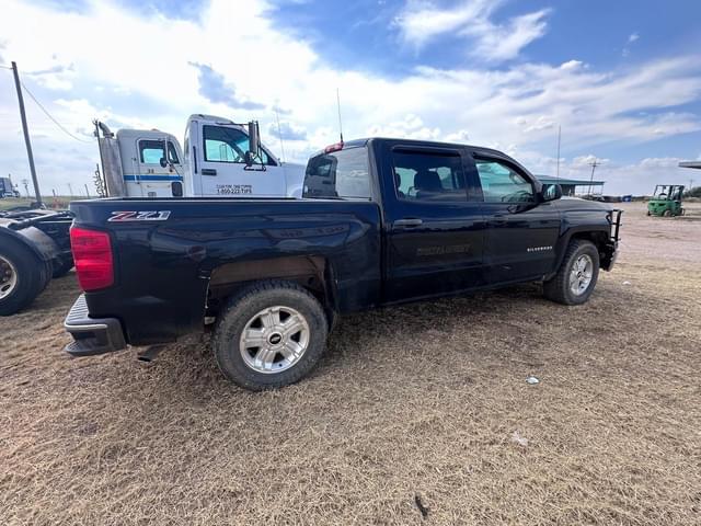 Image of Chevrolet Silverado equipment image 3